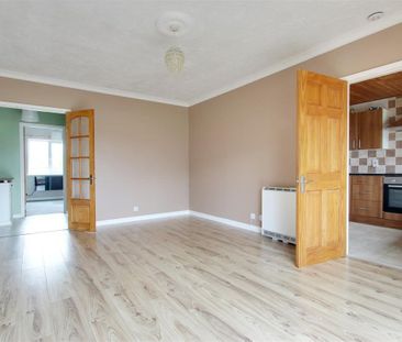 Marsworth Road, Pitstone - Photo 1