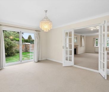 **SOLE AGENT** Available to let- 4 bedroom, 2 bathroom family home ... - Photo 1