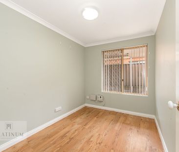 Privacy and Convenience in the Heart of Como - Photo 6