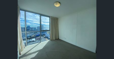 Mantra Residences @ Southport Central - Two Bedroom Unfurnished Apartment - Photo 3