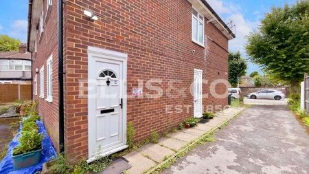 Jordan Road, Perivale, Greenford, UB6 - Photo 2