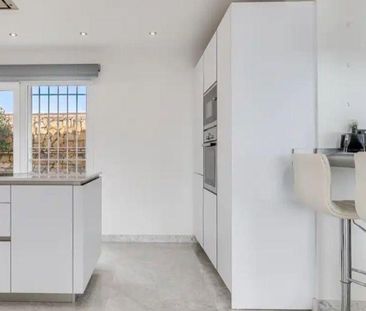 6 bedroom luxury Villa for rent in Marbella Del Este, Spain - Photo 5