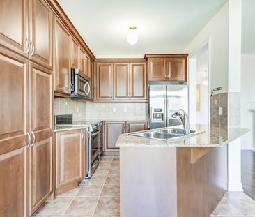For Lease - 246 Hansard Drive, Vaughan, Ontario - Photo 6