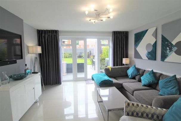 3 bedroom semi-detached house to rent - Photo 1