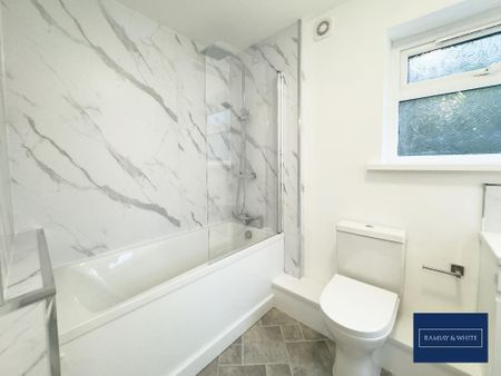 3 bedroom semi-detached house to rent - Photo 3