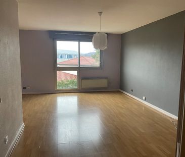 T3 de 91 m2 dans copropriété calme avec terrasse, cave et garage. - Photo 3