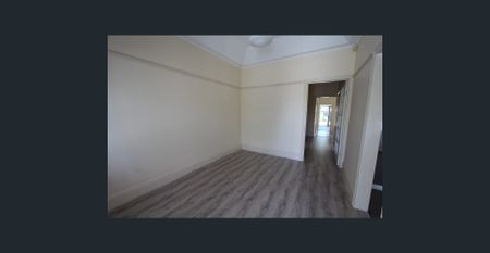 "Charming Single Level Semi Detached Terrace" - Photo 3