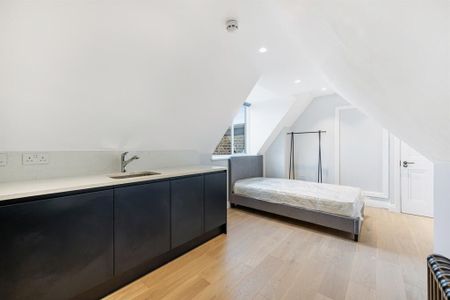 Uxbridge Road, London W3 - Photo 2