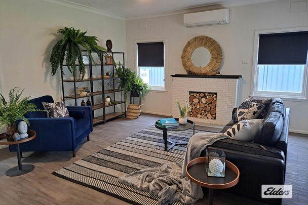 Tastefully renovated - Photo 1