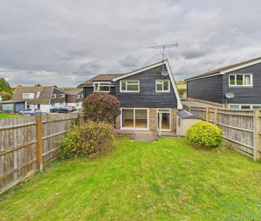 4 bedroom detached house to rent - Photo 4
