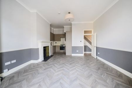 3 bedroom flat to rent - Photo 2