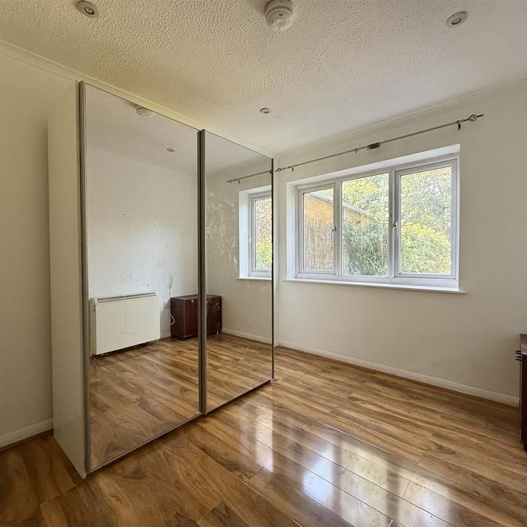 6 bedroom terraced house to rent - Photo 1