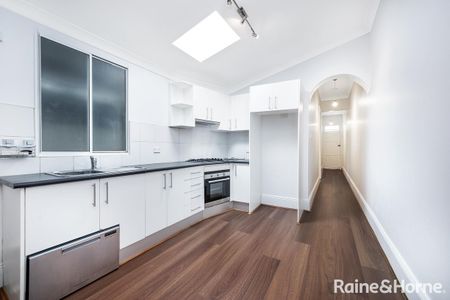 Victorian stylish home in Newtown - Photo 2