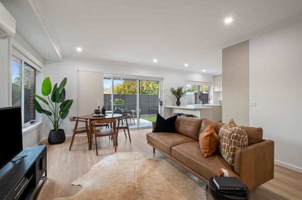 Modern Townhouse For Rent – East Albury Location - Photo 1