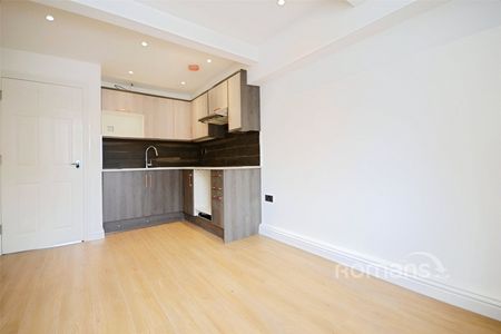 East Street, Farnham, Surrey, GU9 - Photo 2