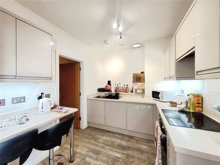 High Street, Egham, Surrey, TW20 9ED - Photo 4