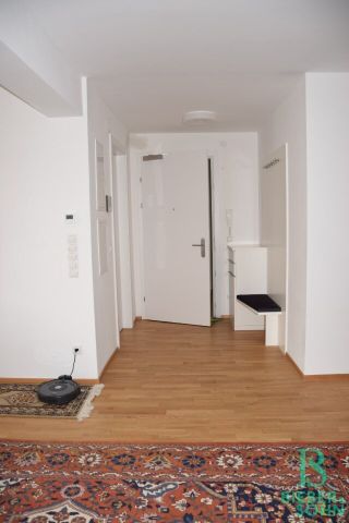 Stylisch eingerichtetes, klimatisiertes Stadtappartement mit West-Balkon beim Rathaus! - Foto 2