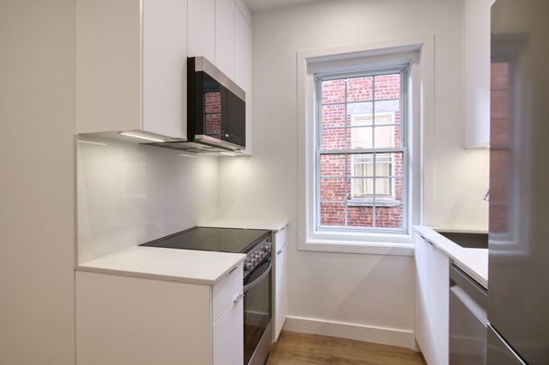 2060 du Fort - Photo 1