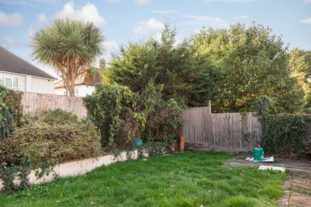 Alsom Avenue, Worcester Park - Photo 5