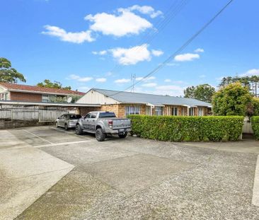 Charming 3BR Otahuhu Unit w/ Parking! - Photo 3