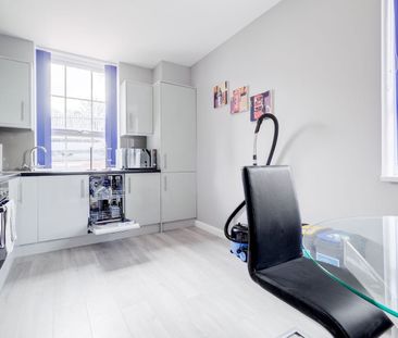 Room in a Shared Flat, The Old Police Lodge, CH42 - Photo 4