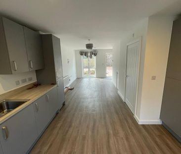 2 bedroom end of terrace house to rent - Photo 5