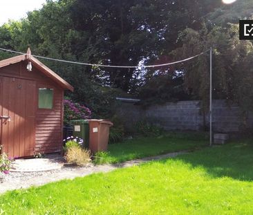 Room for rent in 2-bedroom house in Ballygall, Dublin - Photo 1
