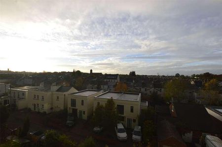 Wellington Square, Cheltenham, GL50 - Photo 4