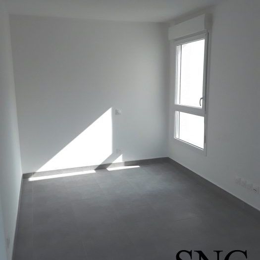 T1 AVEC TERRASSE ET PARKING - Photo 1