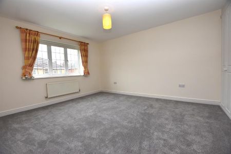 4 bedroom detached house to rent - Photo 3
