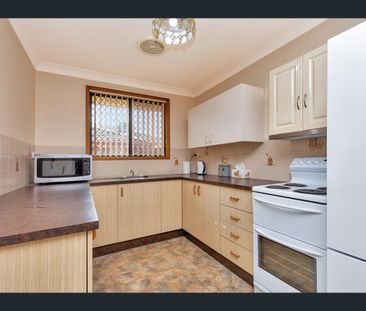 1/11 Illoura Street, Hillvue, NSW 2340 - Photo 3