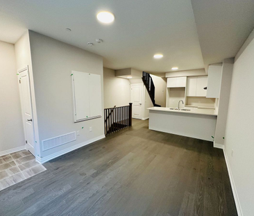 For Lease - 11 Baynes Way Unit# 12, Bradford West Gwillimbury, Ontario - Photo 2