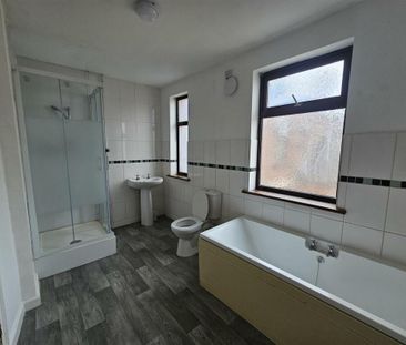 2 bedroom flat to rent - Photo 6