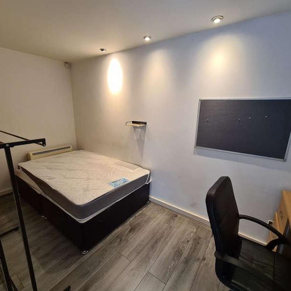 Stretford Road, Hulme, Manchester, M15 - Photo 1