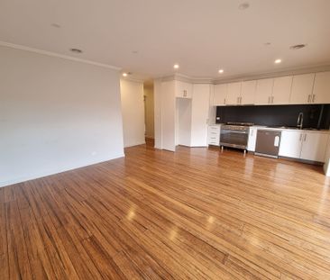 3 Bedroom Home Only around the Corner from Monash University... - Photo 1