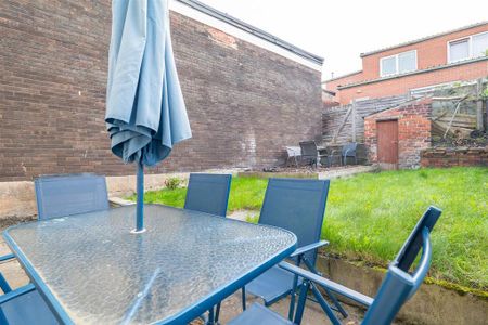 2 bedroom end of terrace house to rent - Photo 5