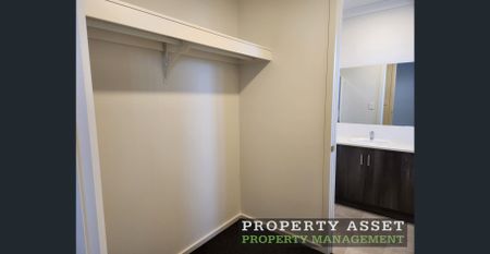 Three Bedroom Family Home - Photo 4