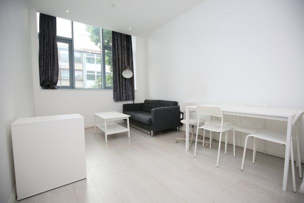 1 Bed Flat, The Co-Operative Building, CV1 - Photo 1