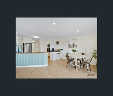 Waterfront Home – Short Term Fully Furnished 4-5-Bedroom with Priva... - Photo 4