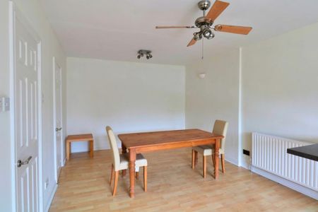 3 bedroom terraced house to rent - Photo 2