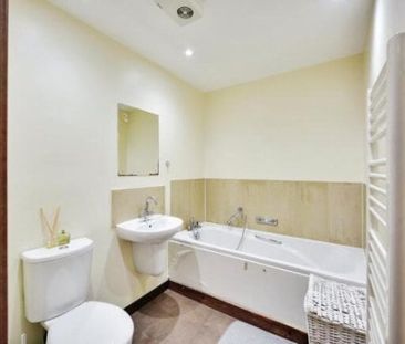 Arundel Square, Maidstone - Photo 1