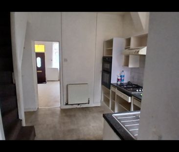 2 Bed Terraced House, Jesmond Road, CV1 - Photo 2