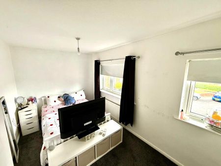 2 bedroom semi-detached house to rent - Photo 3