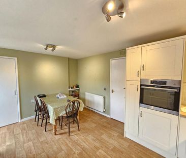 3 bedroom end of terrace house to rent - Photo 4