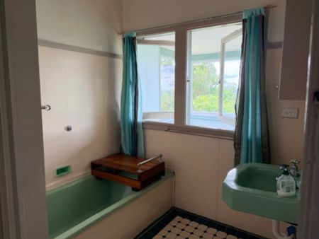 Charming Home with Sunroom - Photo 4