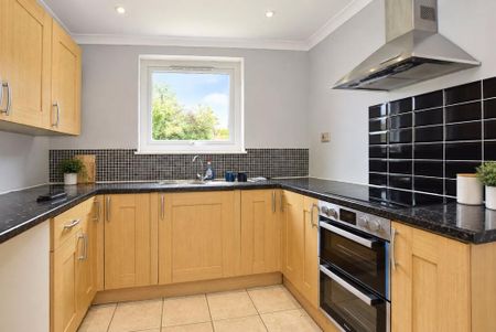 4 bedroom bungalow to rent - Photo 4