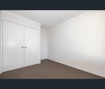 Spacious 3x2 Family Home on a Massive Block – Clarkson - Photo 5