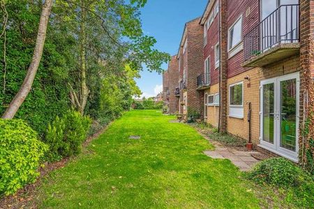 Keensacre, Iver, SL0 - Photo 4