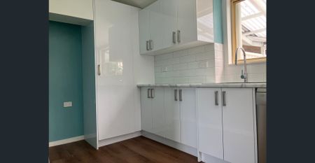 Refurbished Family Home + Granny Flat! - Photo 3