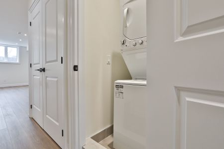 For Lease - 39 Fifteenth Street Unit# 2, Toronto, Ontario - Photo 4